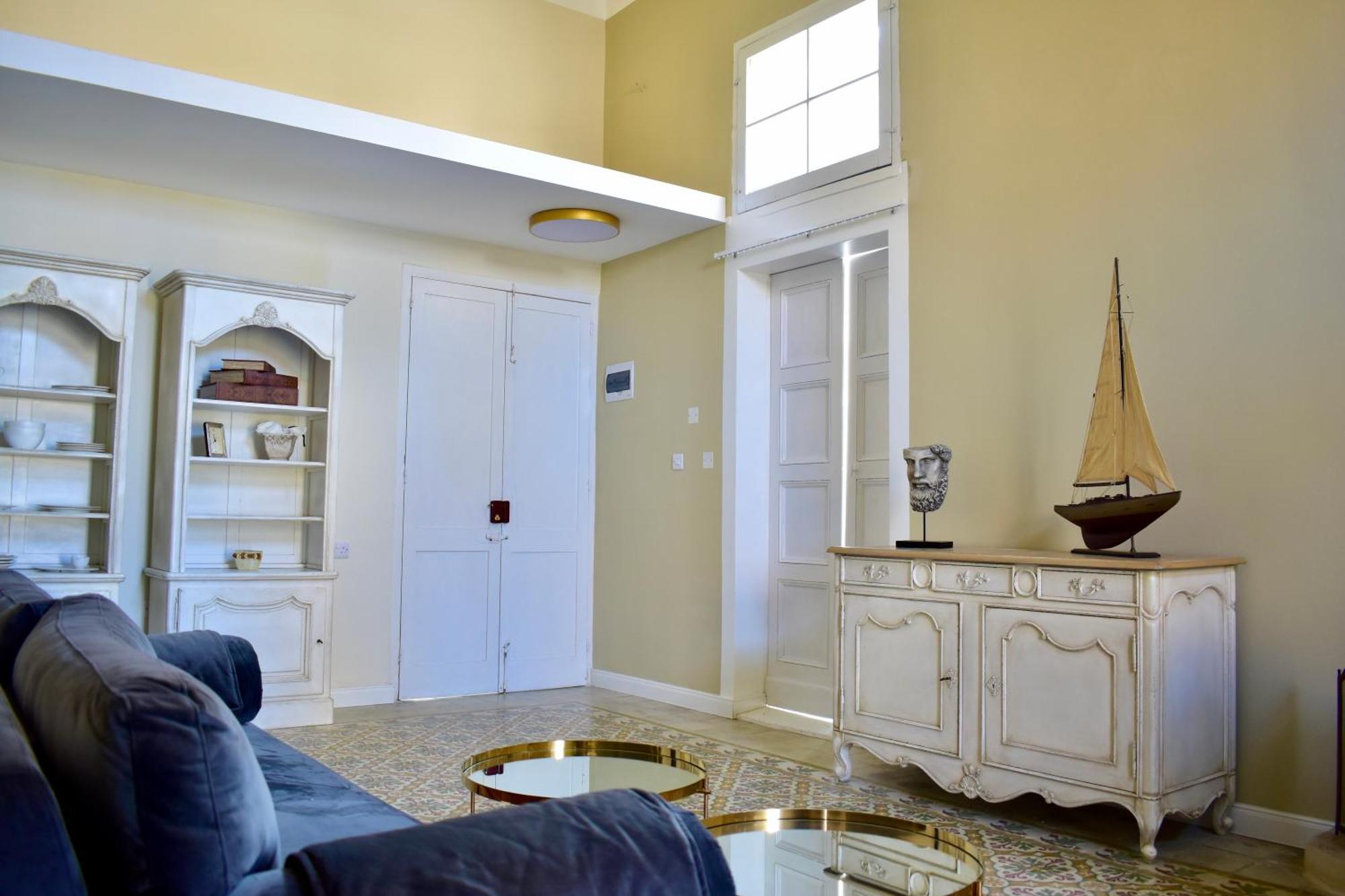 Grand Arcanum Apartment 2 - Comfortable And Elegant セングレア エクステリア 写真