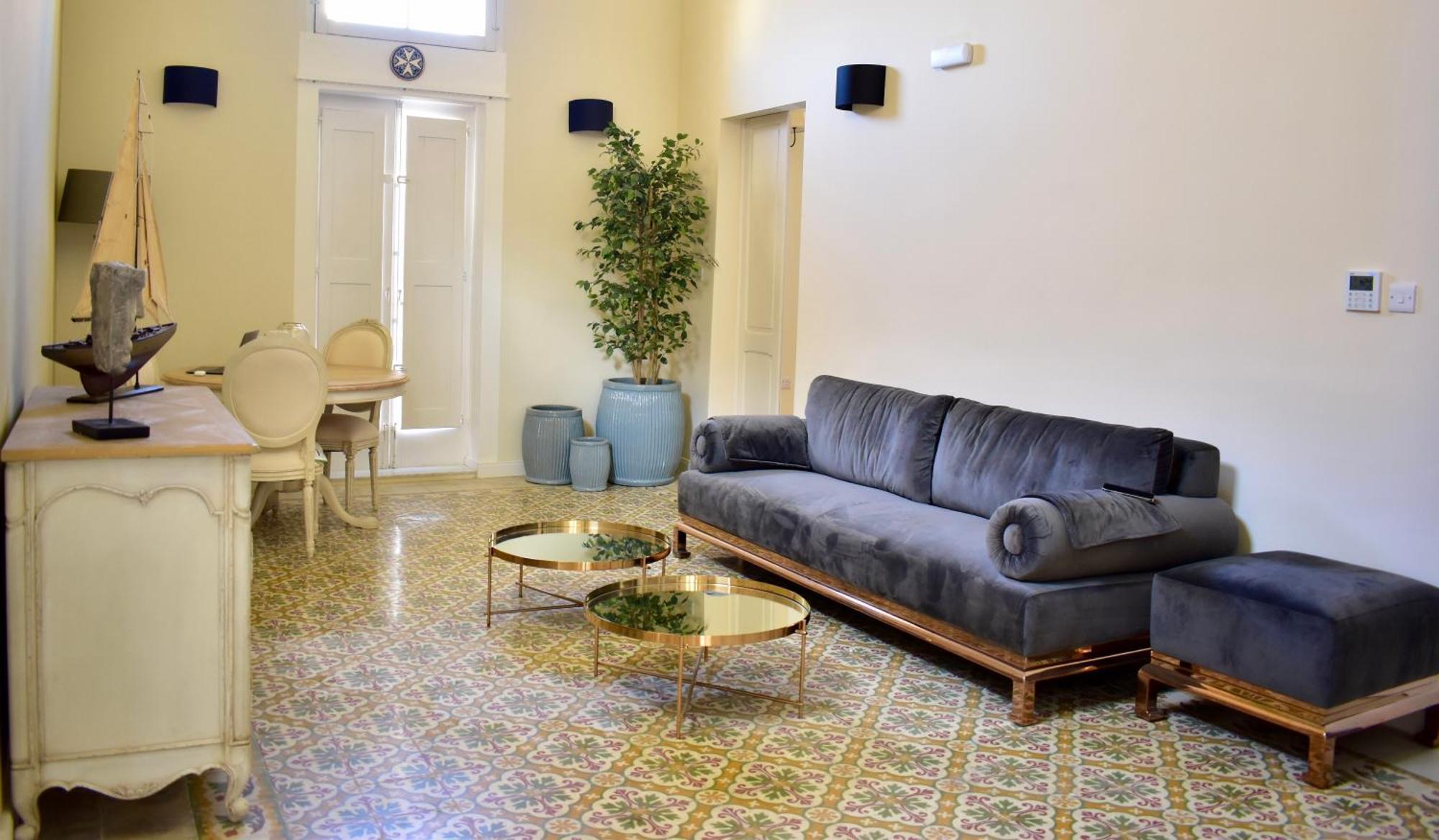 Grand Arcanum Apartment 2 - Comfortable And Elegant セングレア エクステリア 写真