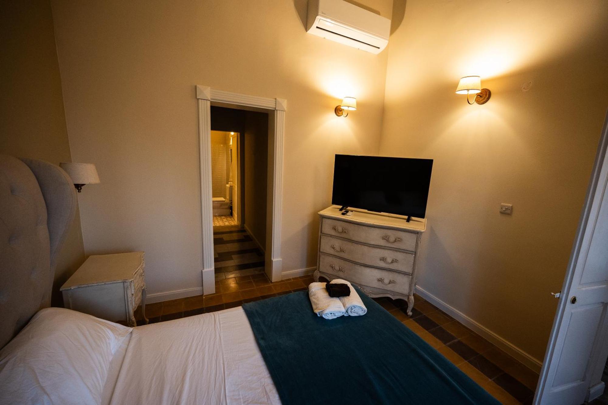 Grand Arcanum Apartment 2 - Comfortable And Elegant セングレア エクステリア 写真